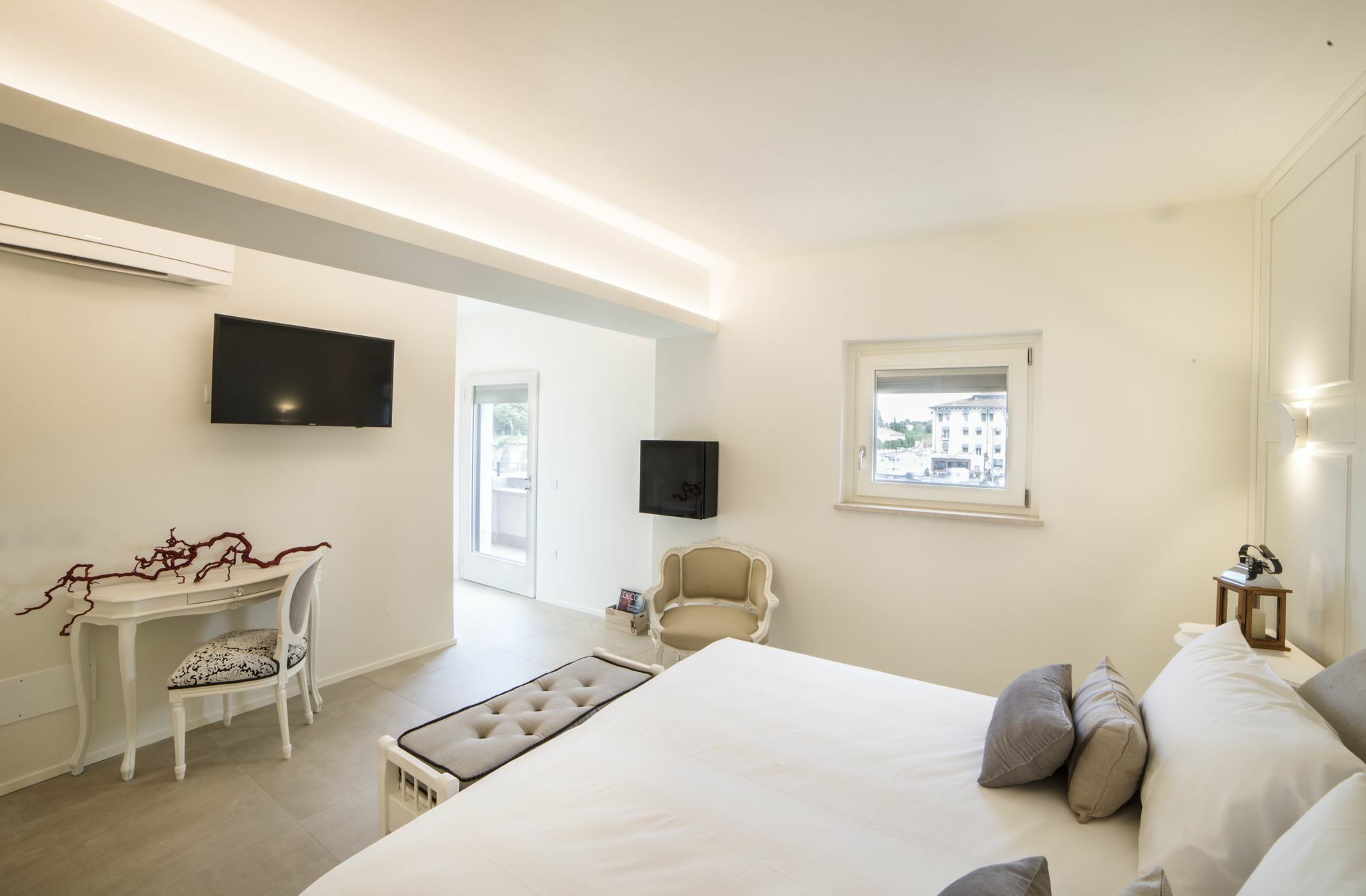 Riviera Carducci Rooms เปสเคียรา เดล การ์ดา ภายนอก รูปภาพ