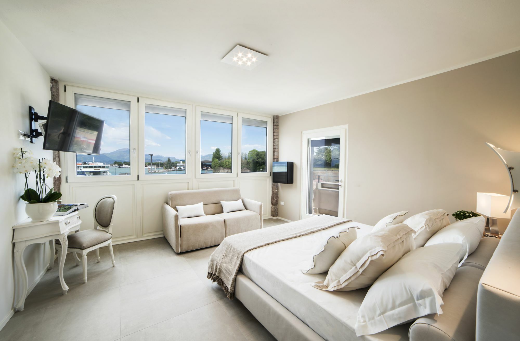 Riviera Carducci Rooms เปสเคียรา เดล การ์ดา ภายนอก รูปภาพ